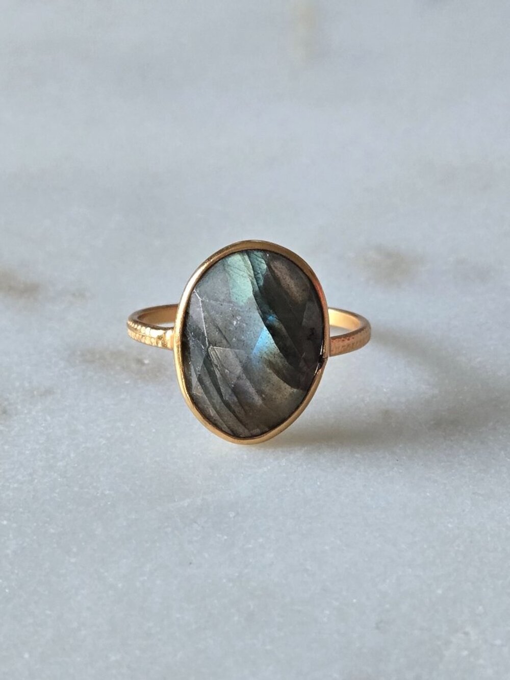 Labradorite? Asymmetrical oval ring - Picture 8 of 15